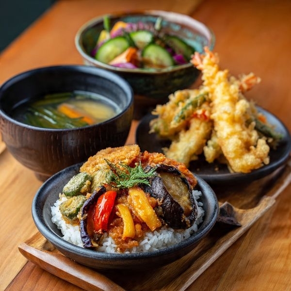 Veg.Tendon(Veg. Soute, Miso Soup, Sunomono)
